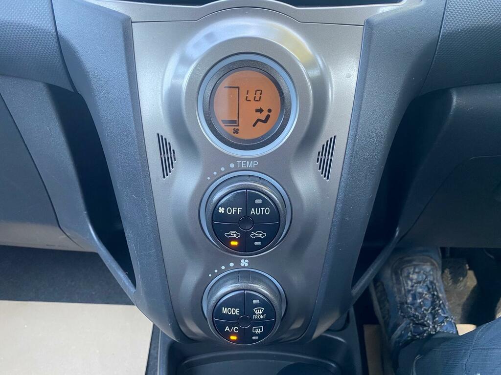 Toyota Yaris Yaris Tr Vvt-i Grey #14