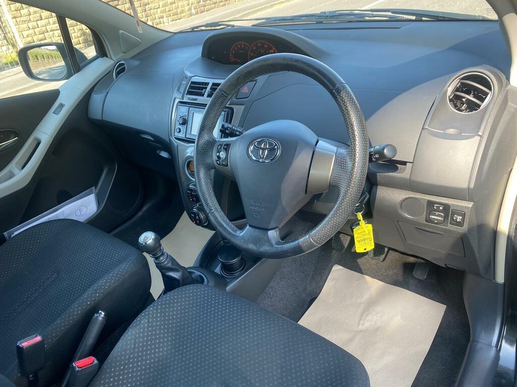 Toyota Yaris Yaris Tr Vvt-i Grey #8
