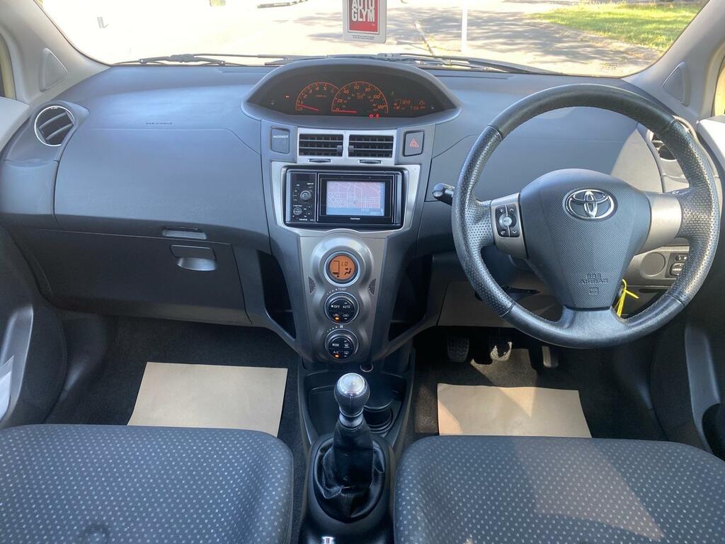 Toyota Yaris Yaris Tr Vvt-i Grey #9