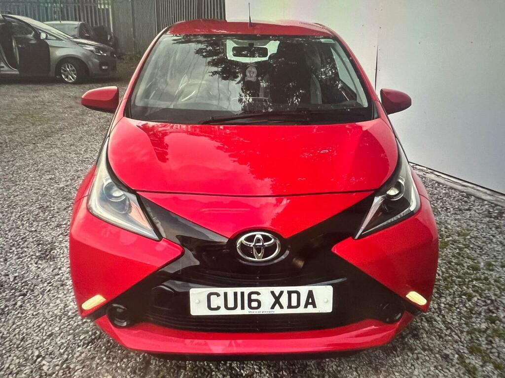 Toyota Aygo 1.0 Vvt-i X-play Euro 6 Red #2