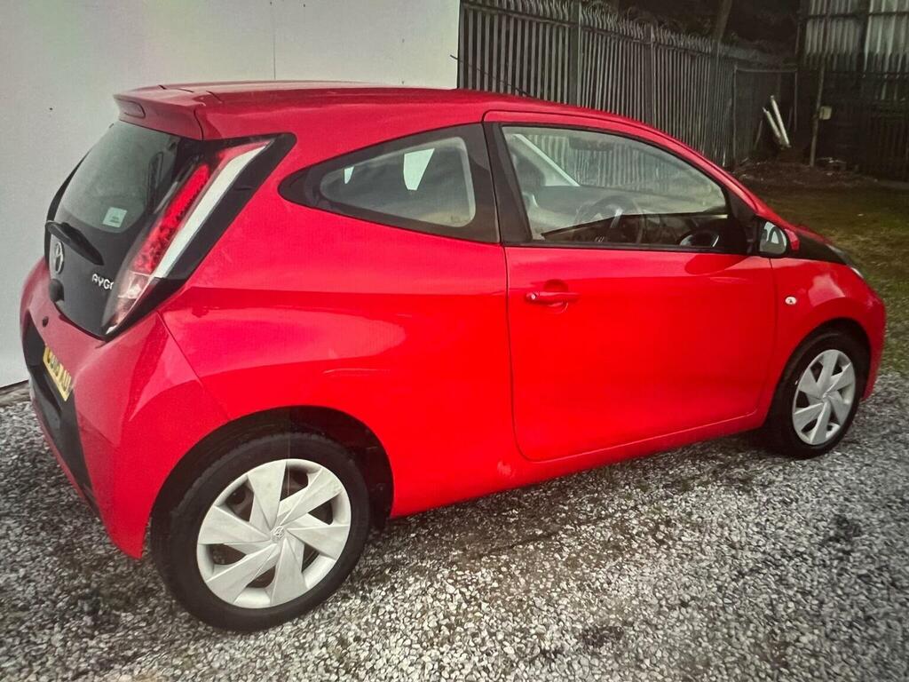 Toyota Aygo 1.0 Vvt-i X-play Euro 6 Red #4