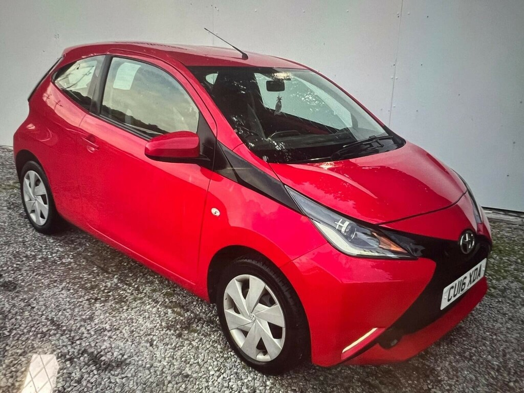 Toyota Aygo 1.0 Vvt-i X-play Euro 6 Red