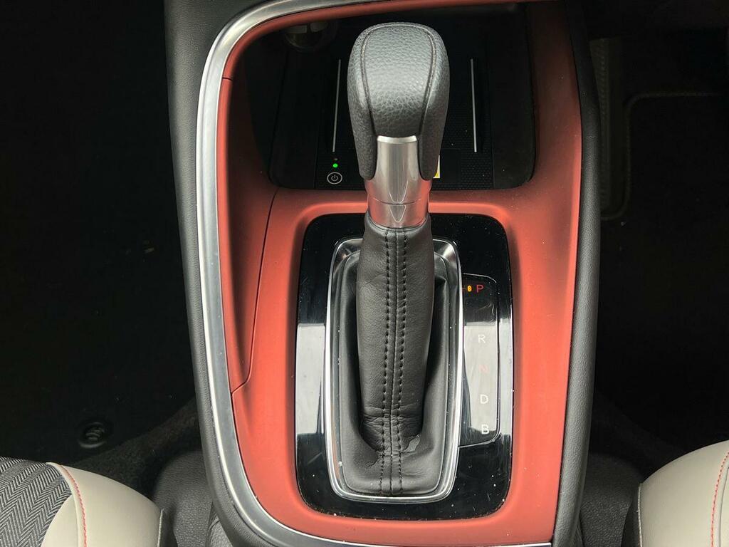 Honda Hr-V Honda Hatchback 1.5 Ehev Advance Cvt Red #42