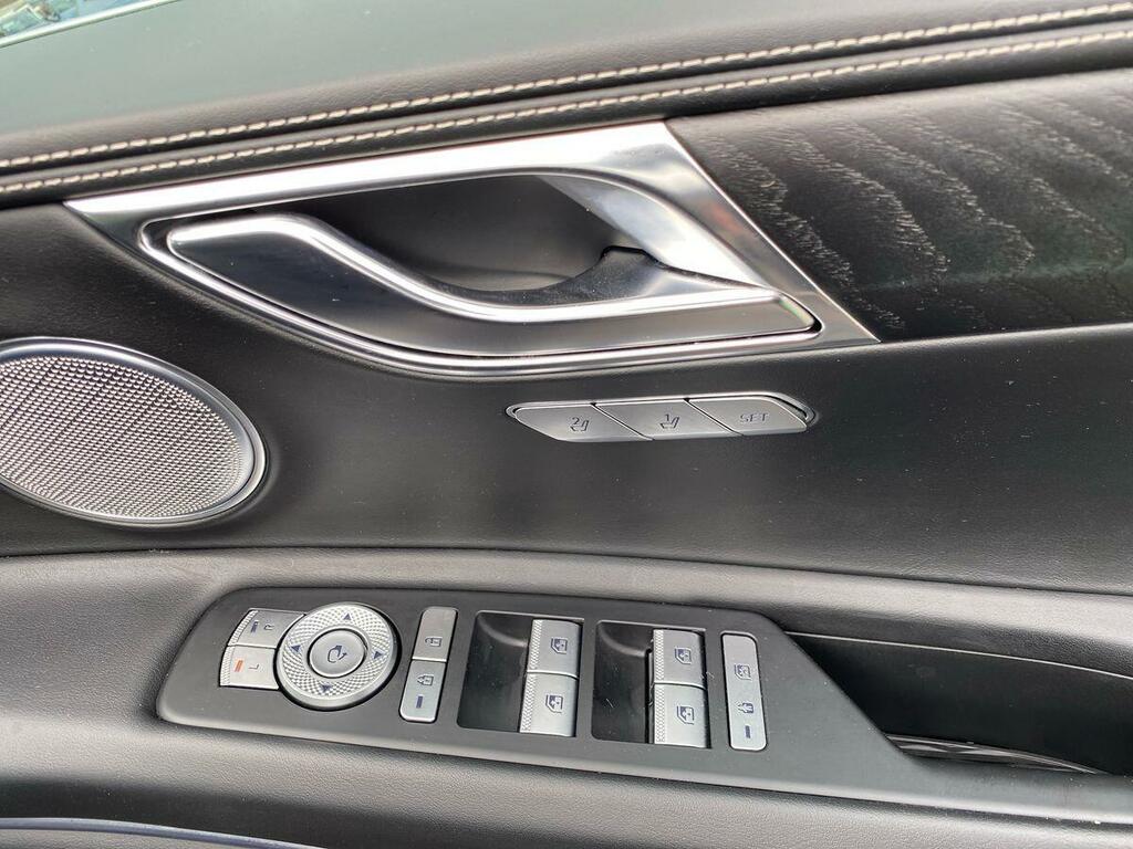 Genesis GV80 Luxury T Awd Silver #18