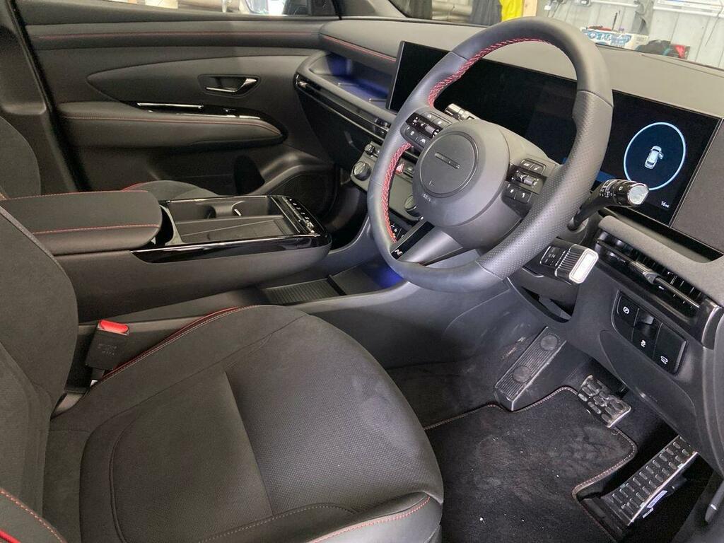 Hyundai Tucson 1.6T Premium White #19