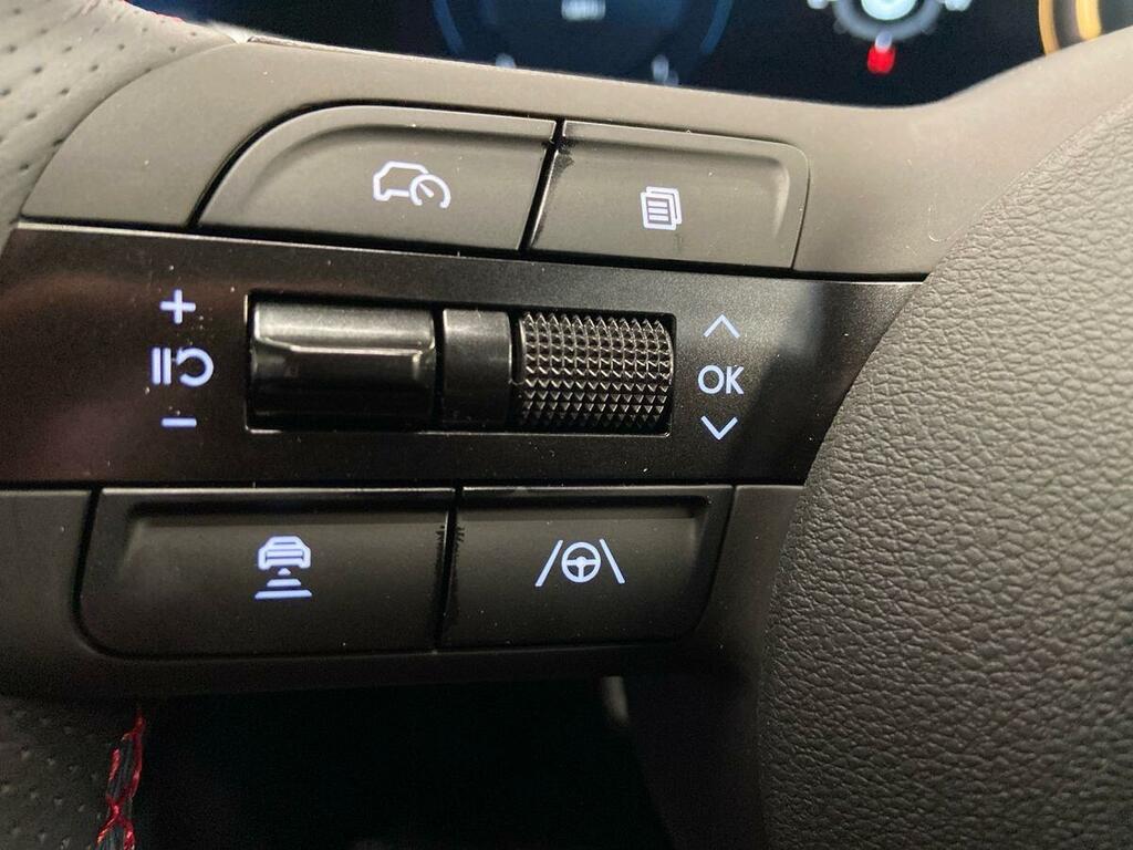 Hyundai Tucson 1.6T Premium White #16
