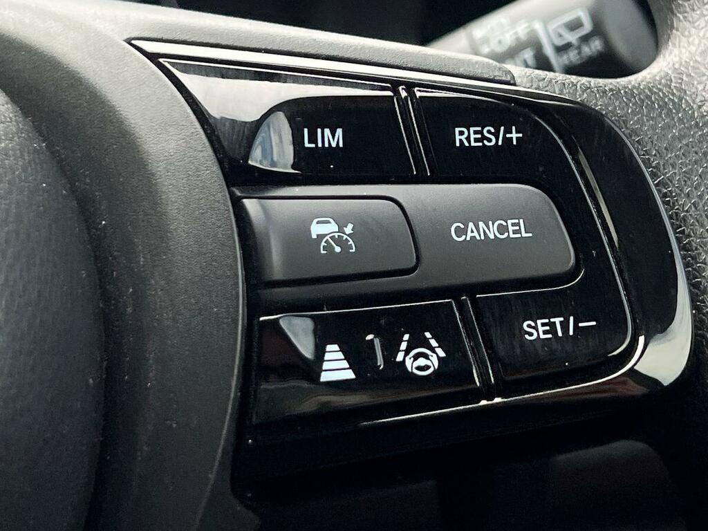 Honda Hr-V Hr-v Advance I-mmd Cvt White #36