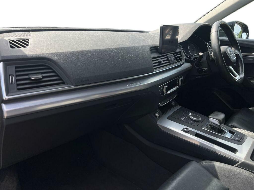 Audi Q5 2.0 Tdi 40 Sport Suv S Tronic Quattro E Black #2