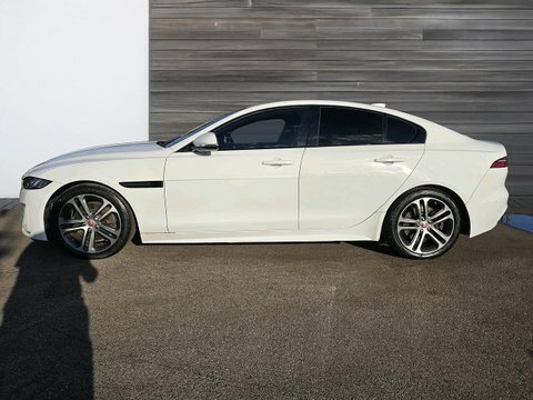 Jaguar XE 2.0 D180 R-dynamic White #5