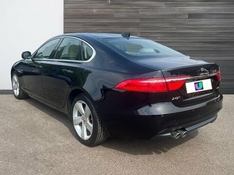 Jaguar XF 2.0D Portfolio Saloon Black #4