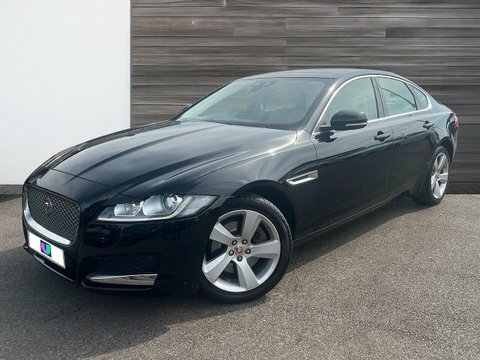 Jaguar XF 2.0D Portfolio Saloon Black #3