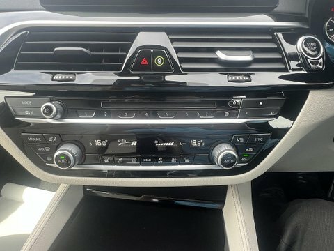 BMW 5 Series Estate 2.0 520D M Sport Touring Euro 6 Ss White #22