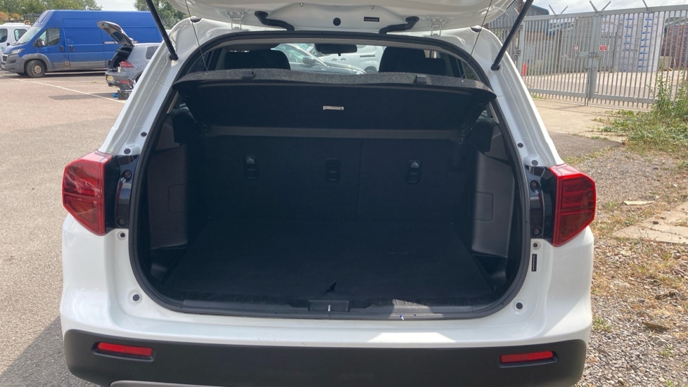 Suzuki Vitara Sz-t CV23PXJ White #4