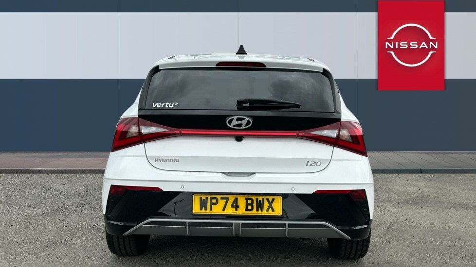 Hyundai I20 Premium White #6