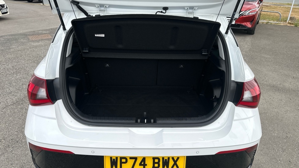 Hyundai I20 Premium White #4