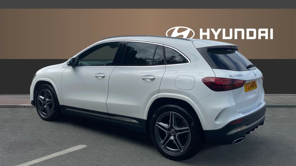 Mercedes-Benz GLA Class Amg Line White #2