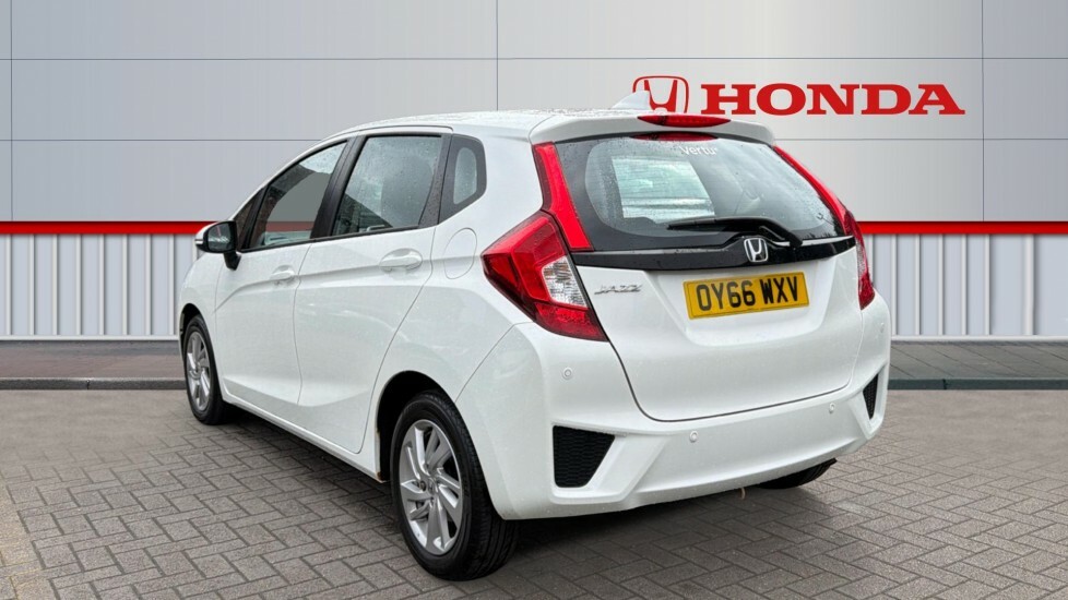 Honda Jazz Se White #3