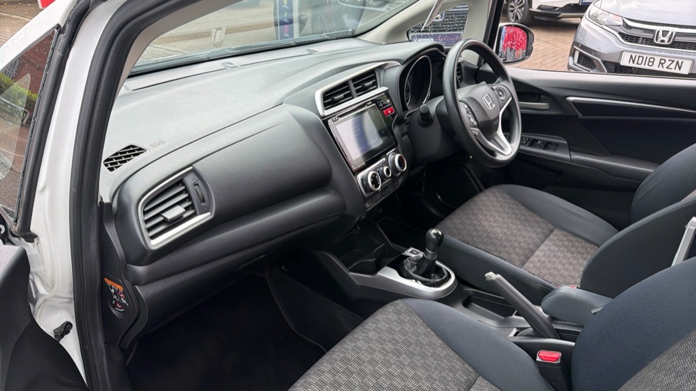 Honda Jazz Se White #2