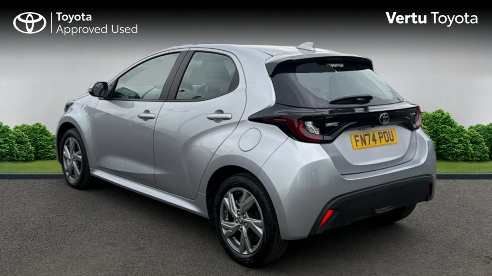 Toyota Yaris Icon Silver #4