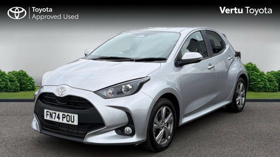 Toyota Yaris Icon Silver #3