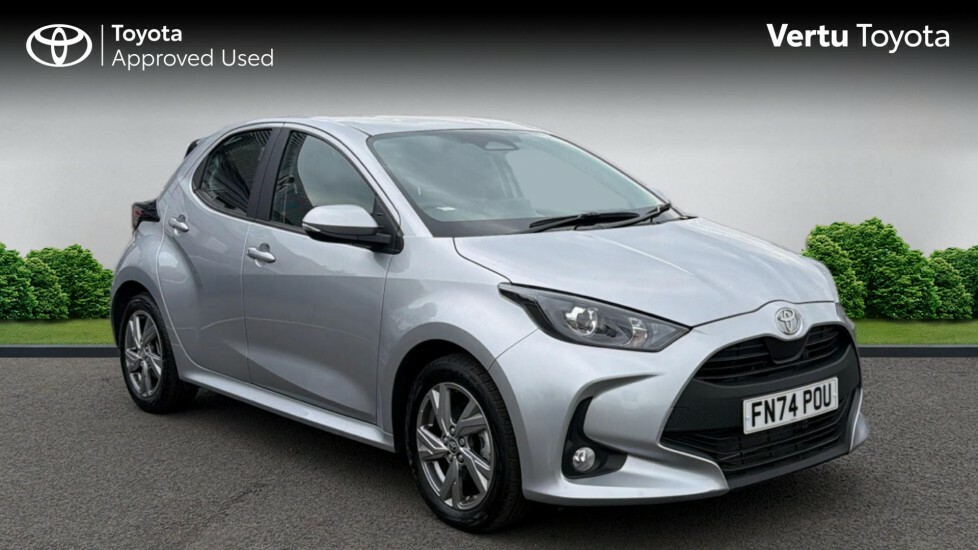 Toyota Yaris Icon Silver