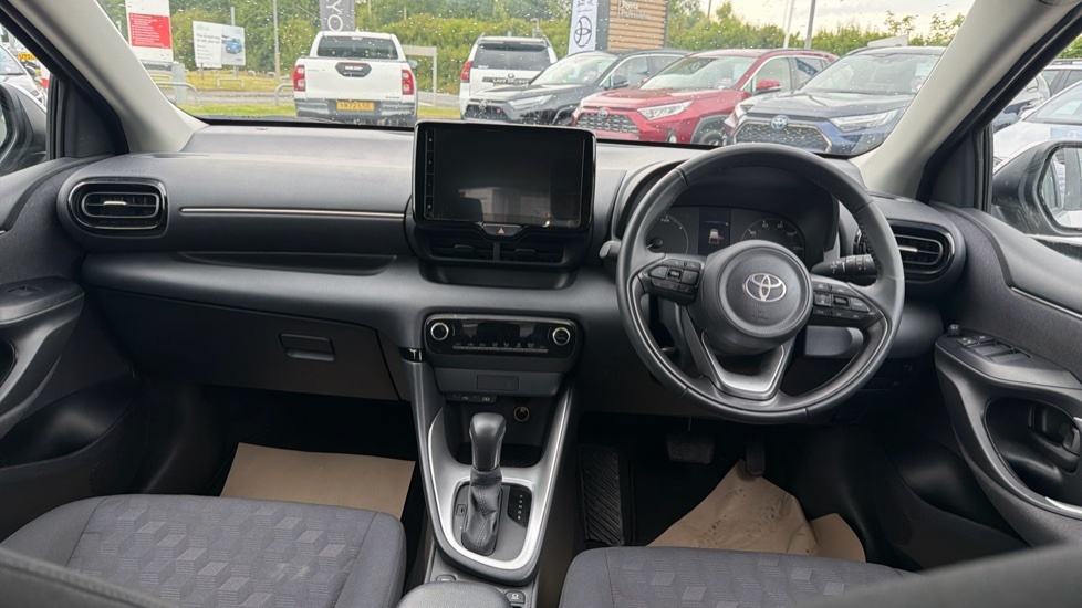 Toyota Yaris Icon Silver #6