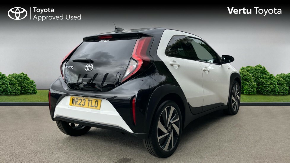 Toyota Aygo X Edge White #2