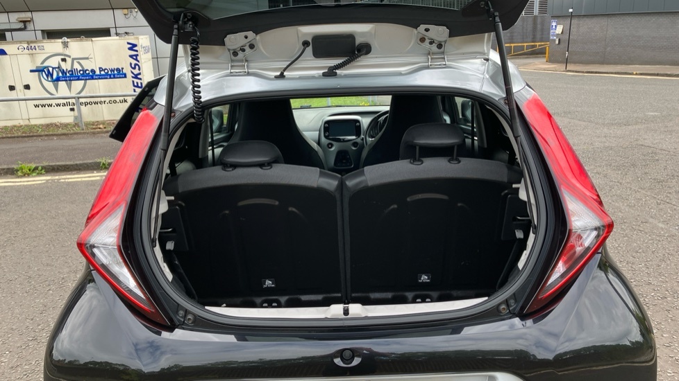 Toyota Aygo X X-clusiv Black #4