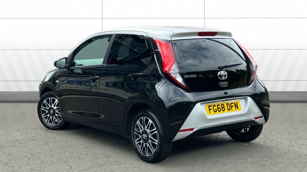 Toyota Aygo X X-clusiv Black #2