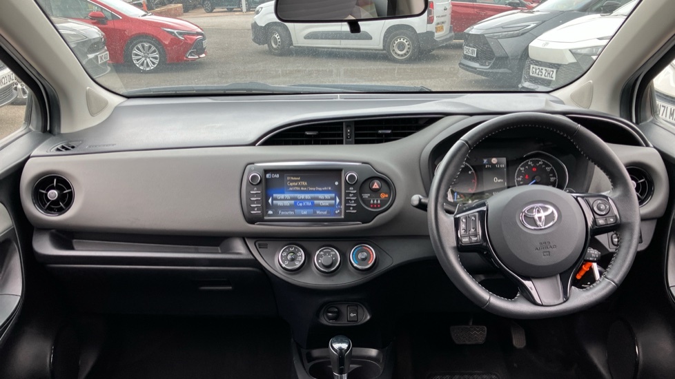 Toyota Yaris Icon KR20XJE White #6