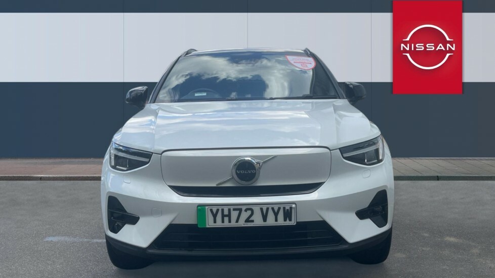 Volvo XC40 Ultimate White #3