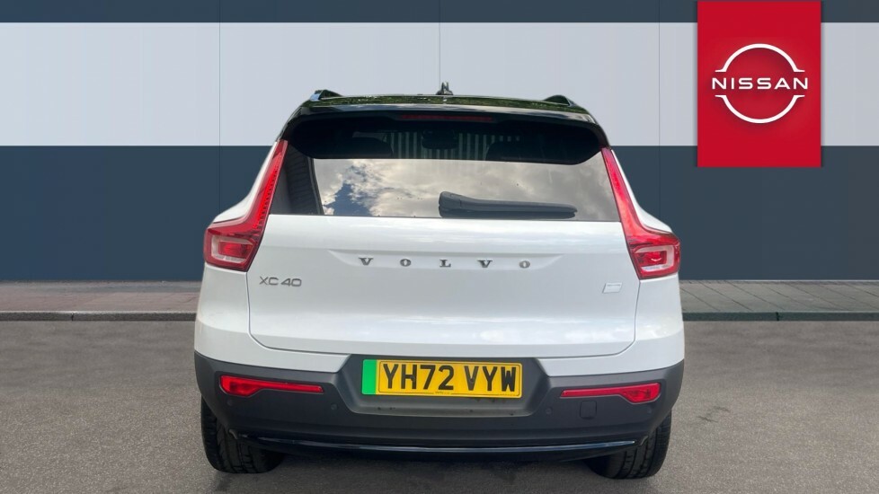 Volvo XC40 Ultimate White #6