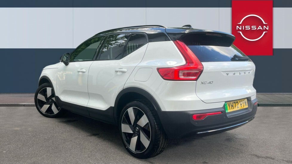 Volvo XC40 Ultimate White #2