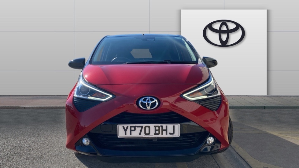 Toyota Aygo X X-clusiv Red #3