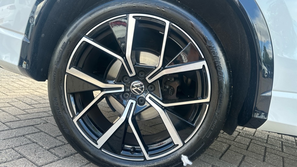 Volkswagen Tiguan R-line FD74VXB White #5