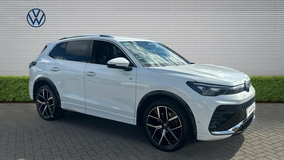 Volkswagen Tiguan R-line FD74VXB White