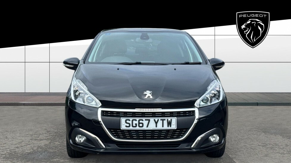 Peugeot 208 Allure Black #3