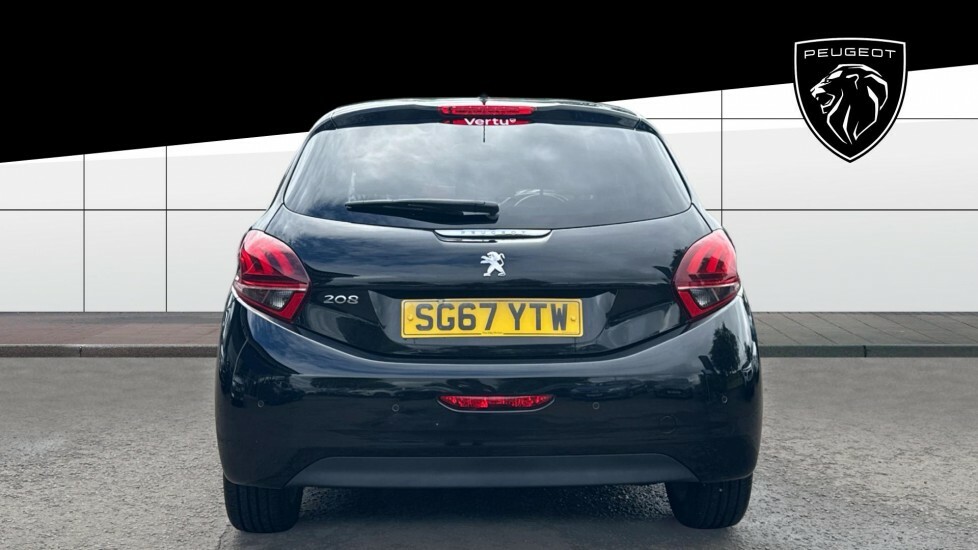 Peugeot 208 Allure Black #6
