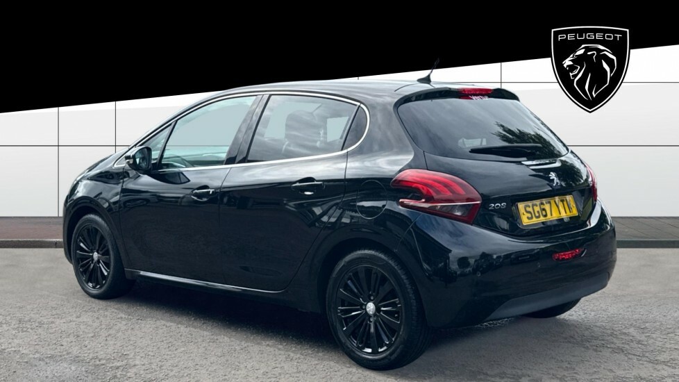 Peugeot 208 Allure Black #2