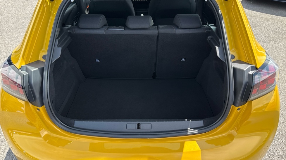 Peugeot 208 Active Yellow #4