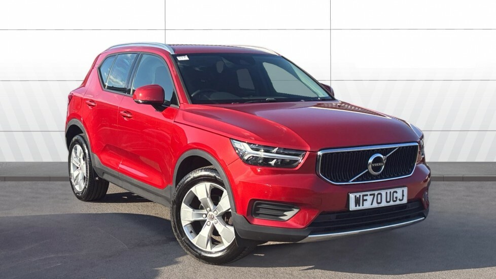 Volvo XC40 Momentum Red