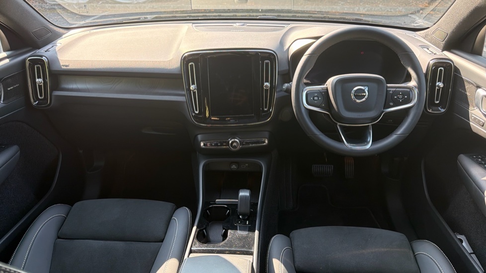 Volvo C40 Ultimate Black #5