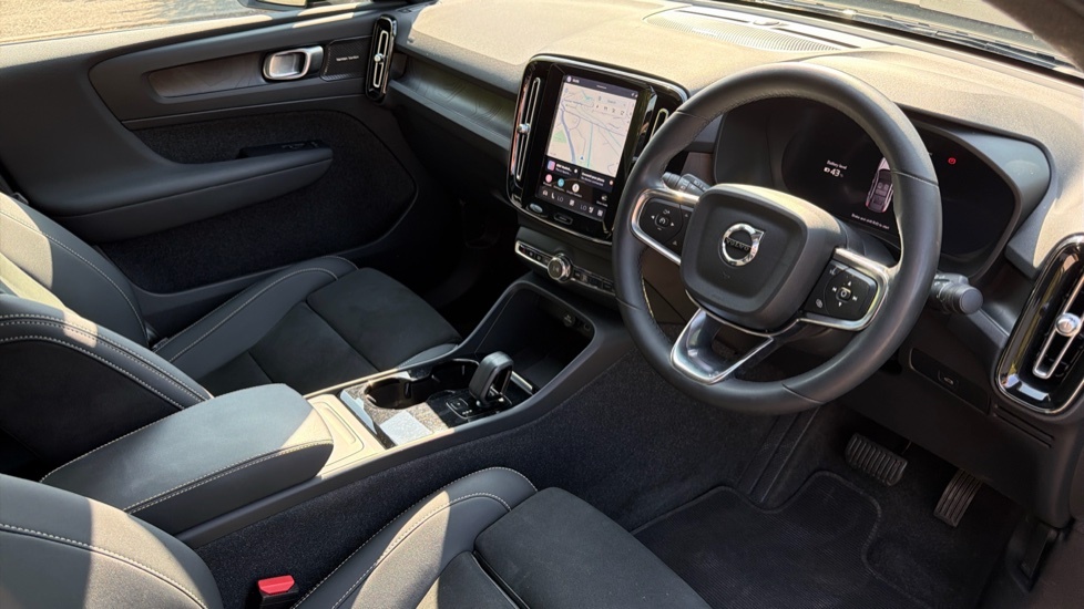 Volvo C40 Ultimate Black #4