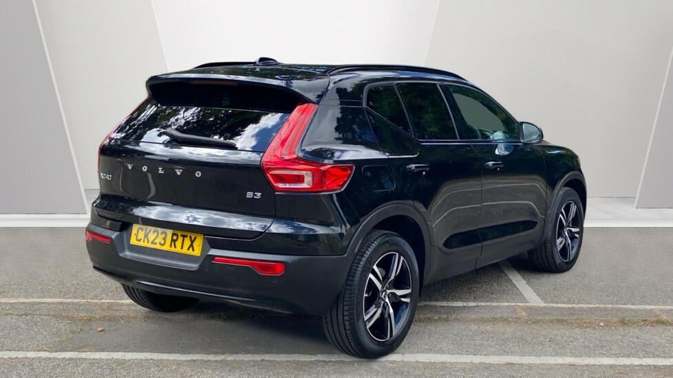 Volvo XC40 Plus Black #2