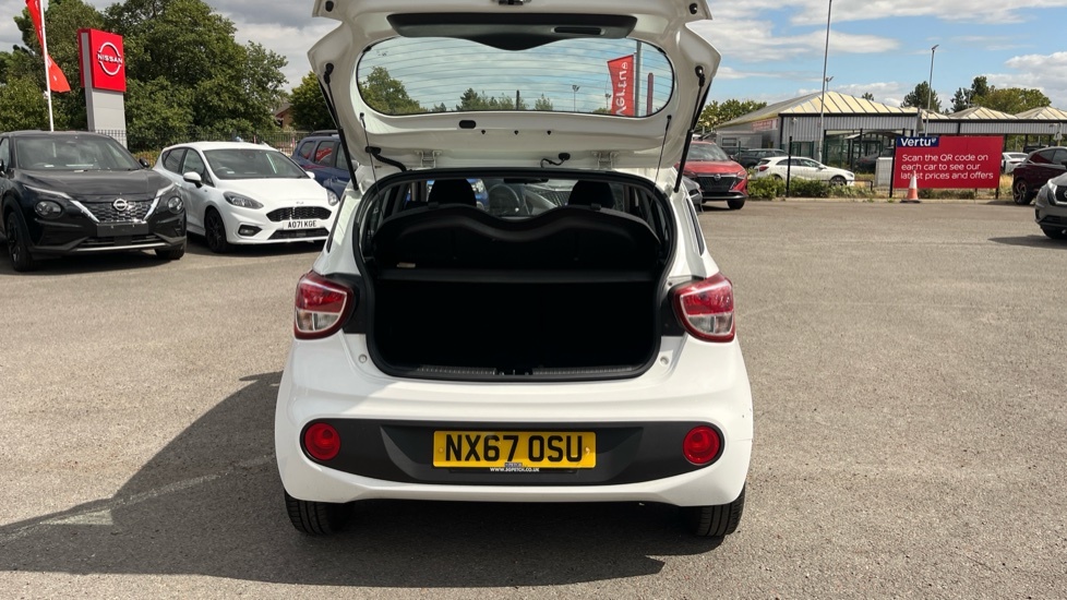 Hyundai I10 Se White #4
