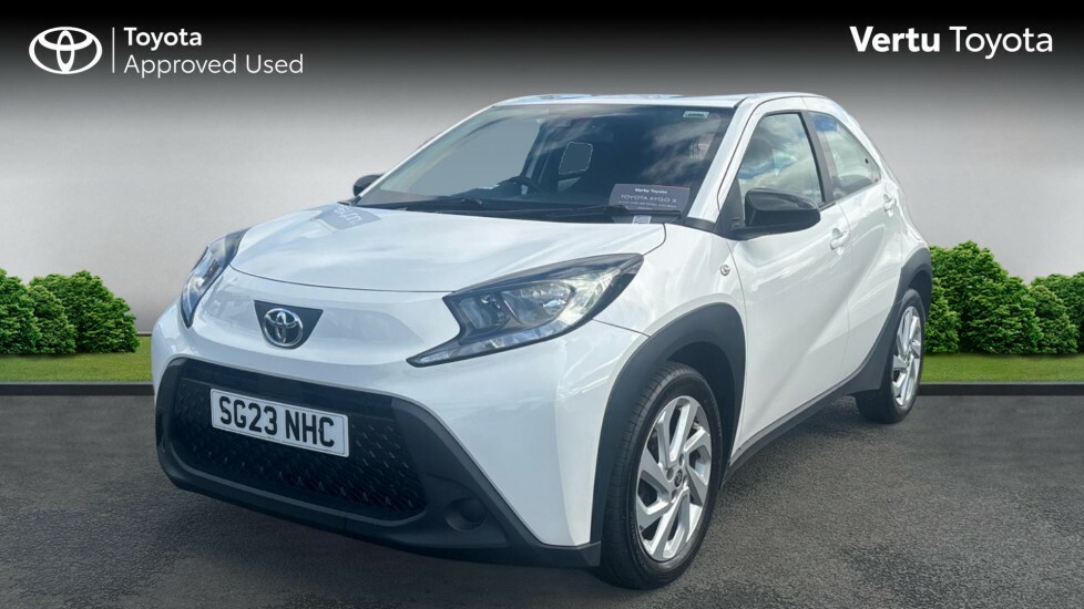 Toyota Aygo X Pure SG23NHC White #3