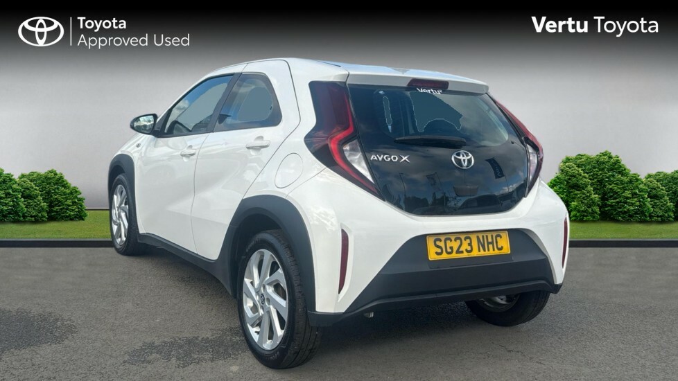 Toyota Aygo X Pure SG23NHC White #4