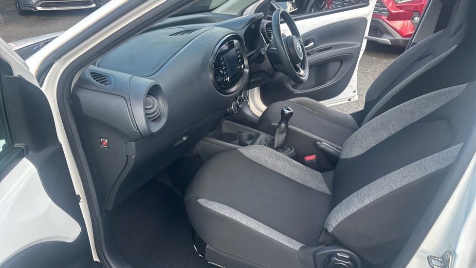 Toyota Aygo X Pure SG23NHC White #5
