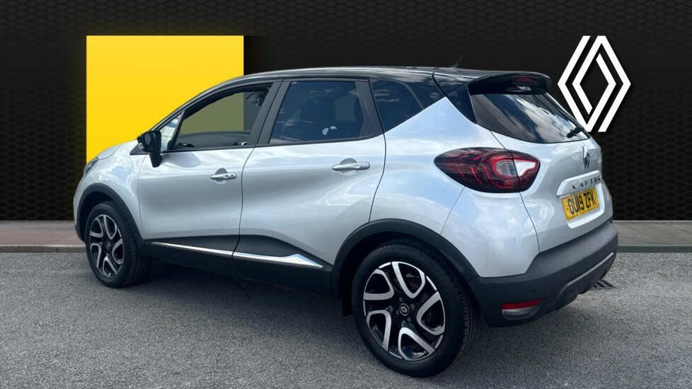 Renault Captur Iconic Black #2