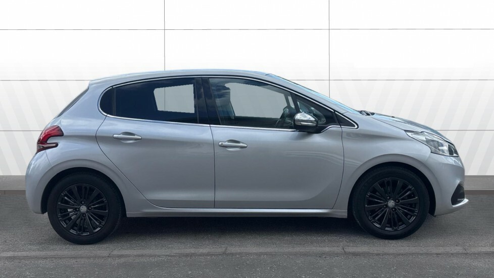 Peugeot 208 Allure Silver #5